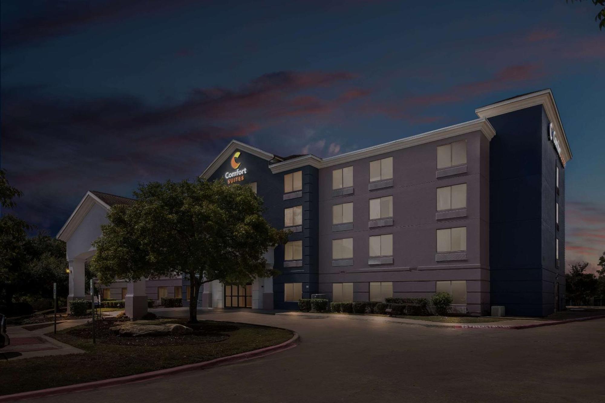 Comfort Suites Austin Airport Exterior foto