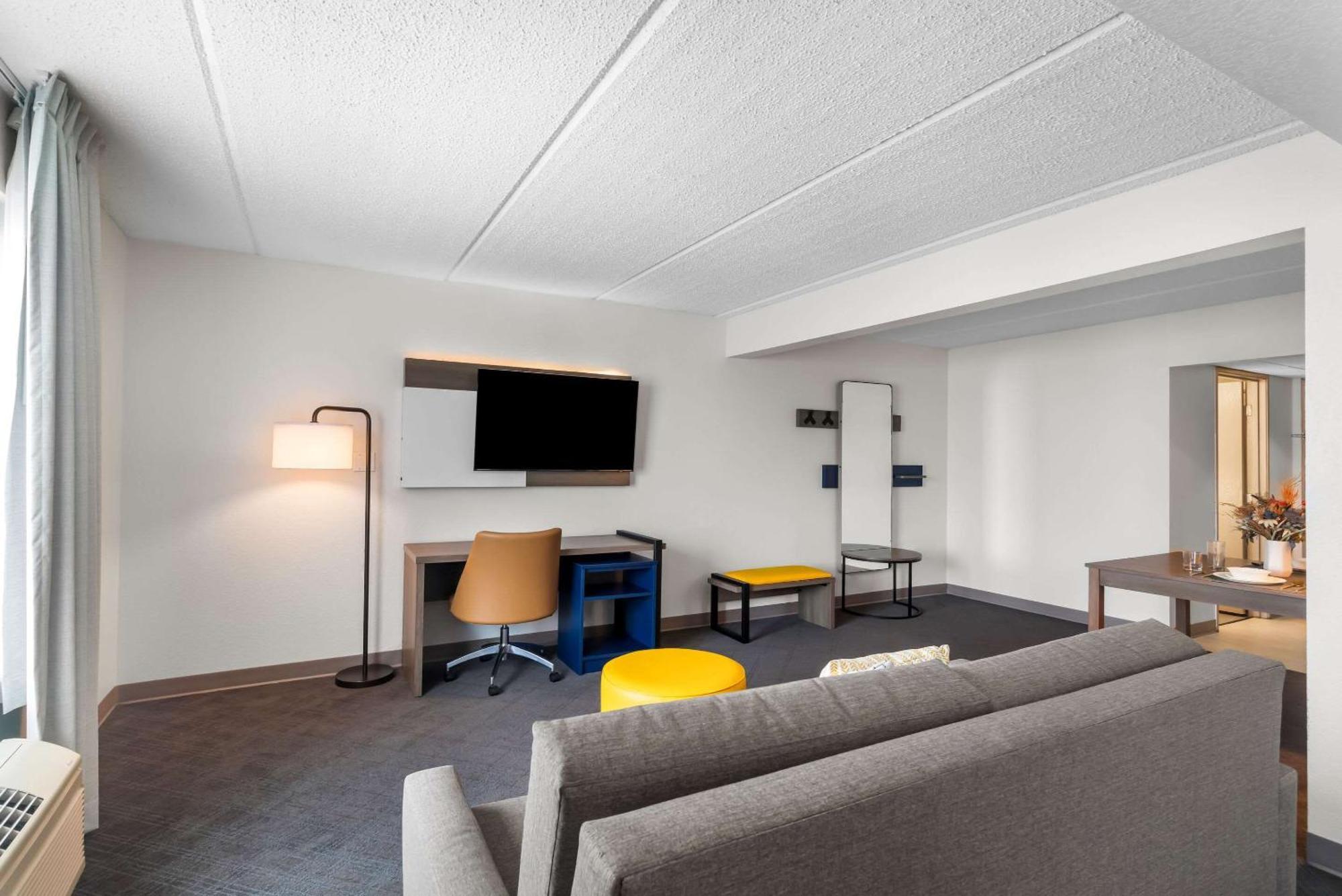 Comfort Suites Austin Airport Exterior foto